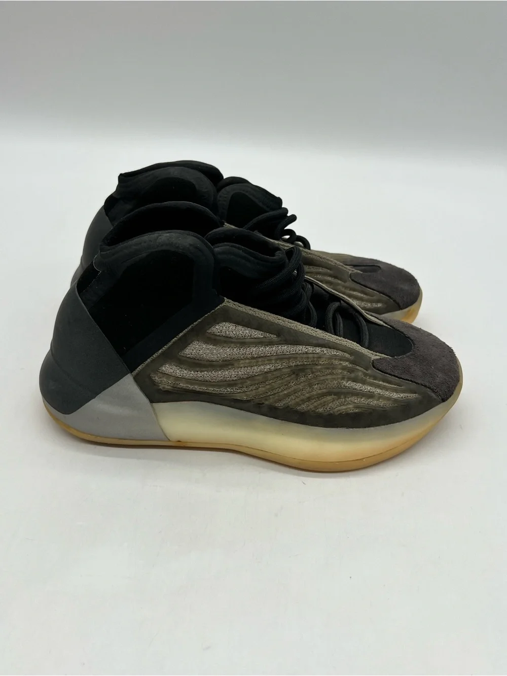 Adidas Yeezy Mens Size 6 Quantum QNTM Barium Gray Black Fashion Sneaker H68771